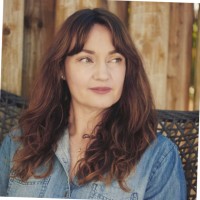 Hayley Mullins headshot